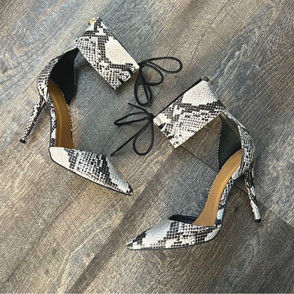 Anne Michelle Snakeskin Heels